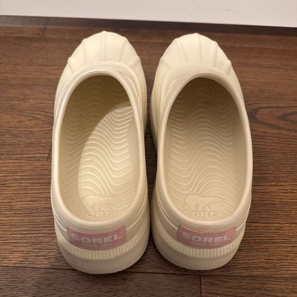Sorel Caribou Clogs - Rare Color! - Picture 3 of 5